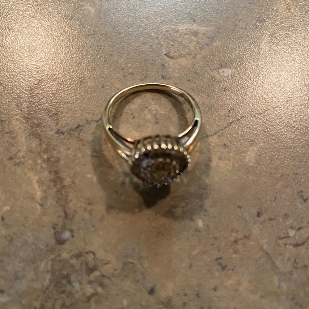 Yellow gold diamond ring size 7